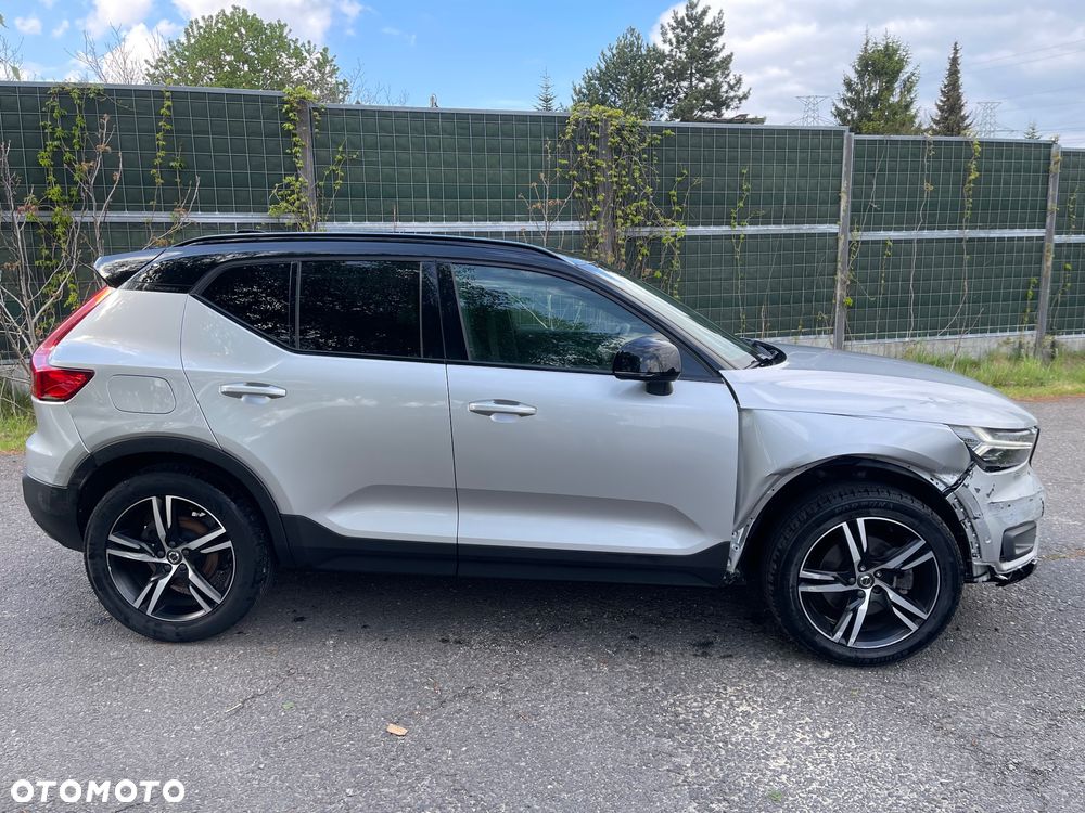 Volvo XC 40 D4 AWD Geartronic R-Design - 3