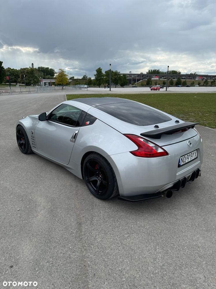 Nissan 370 Z Standard - 6