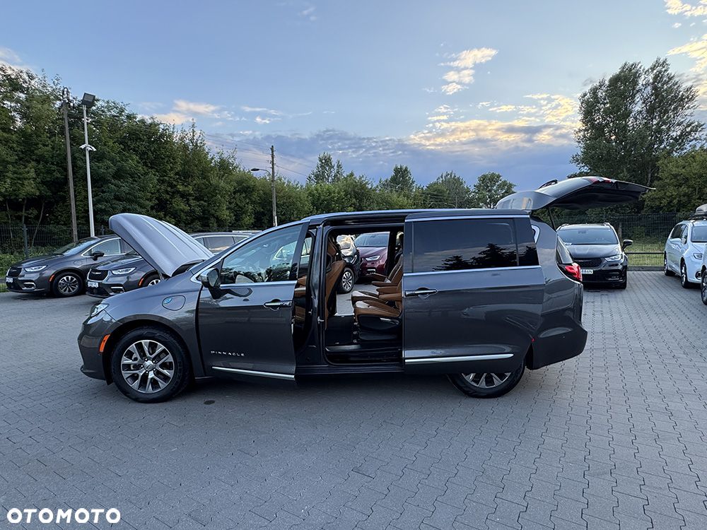 Chrysler Pacifica - 14