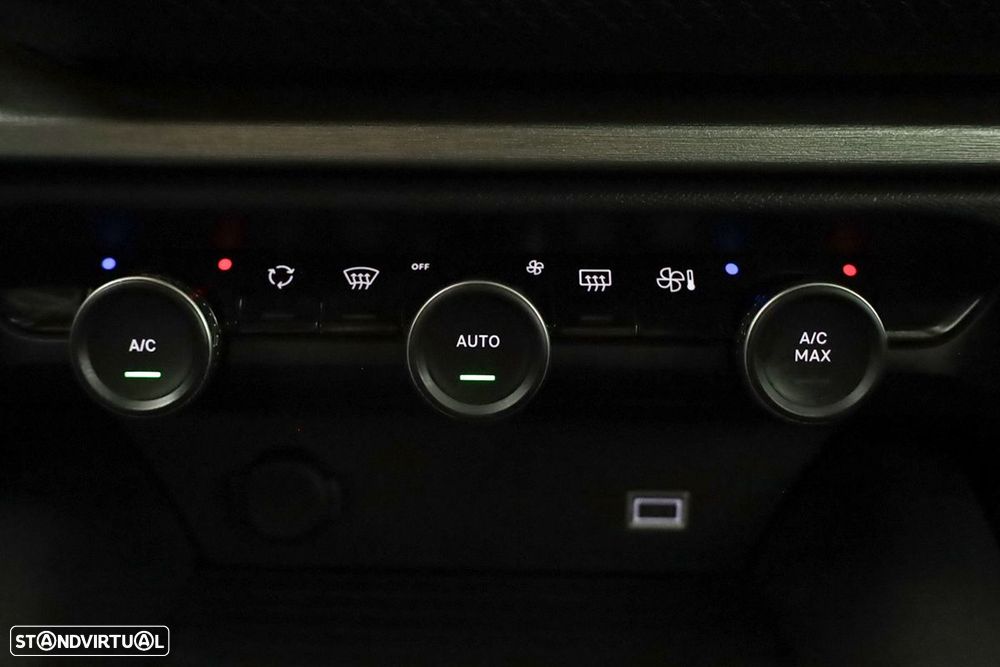 Citroën C5 X 1.6 Hybrid Plus e-EAT8 - 14
