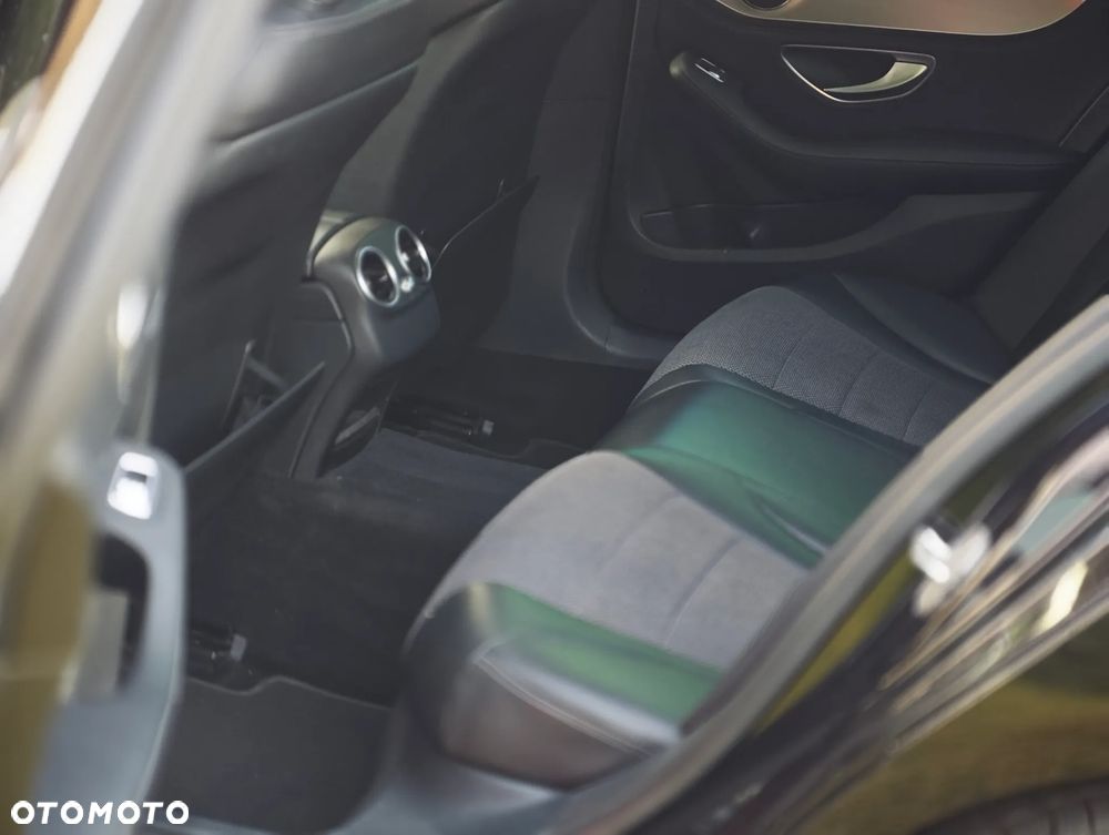 Mercedes-Benz Klasa C 180 7G-TRONIC Avantgarde - 25