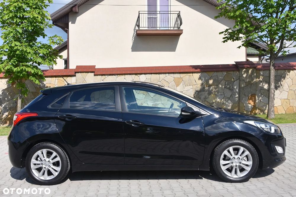 Hyundai i30 1.6 CRDi Classic + - 9