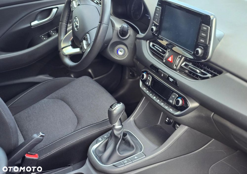 Hyundai i30 1.5 T-GDI 48V Smart - 13