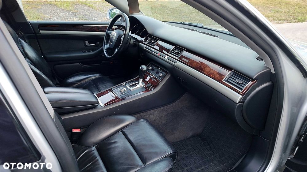 Audi A8 - 8