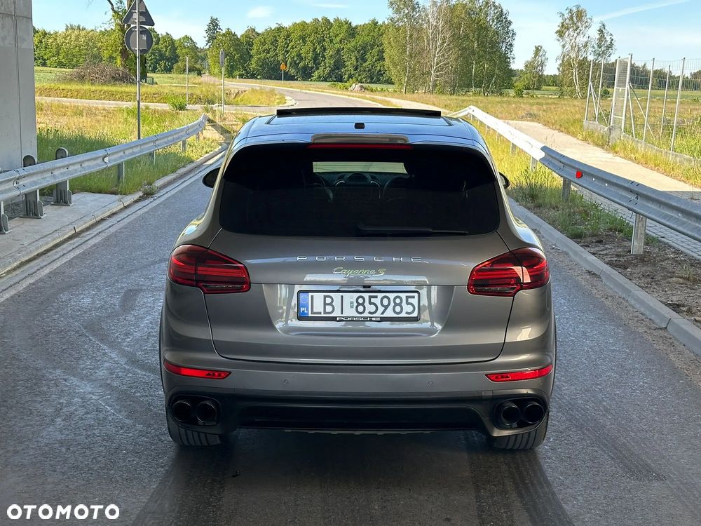 Porsche Cayenne S E-Hybrid - 4
