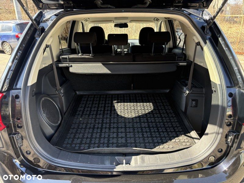 Mitsubishi Outlander 2.0 Intense + SDA 4WD CVT - 23