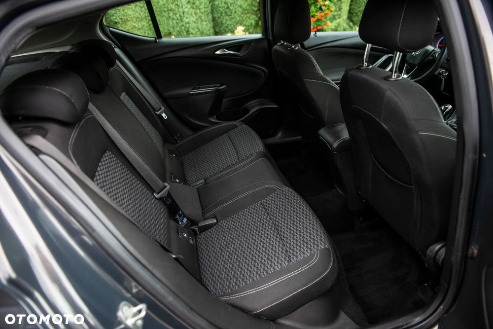 Opel Astra 1.4 Turbo Edition - 33