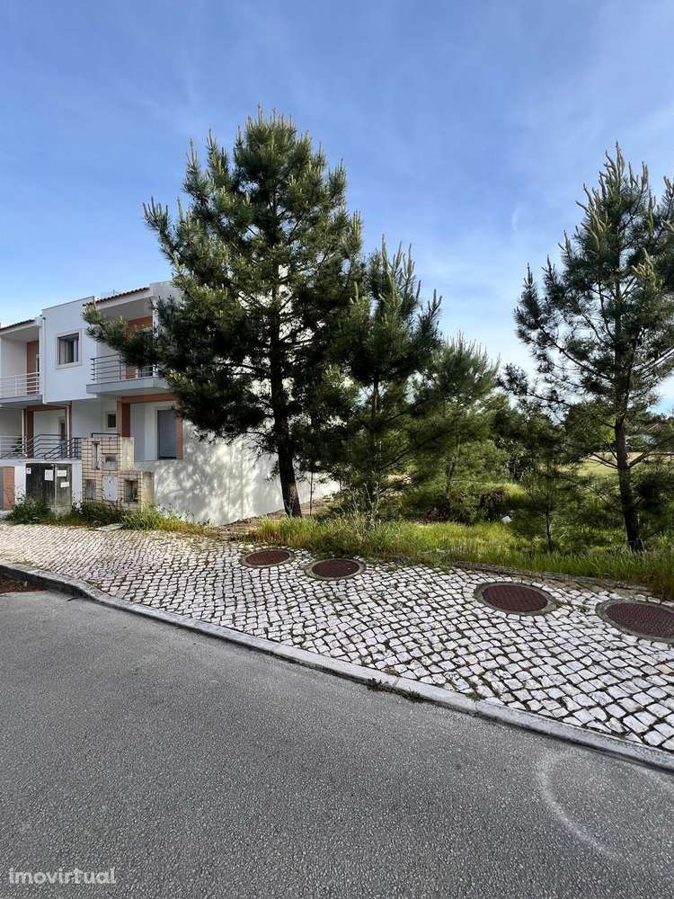 Lote Urbano de 240m2 na Rua da Barcarrota – Zona Premium da Cascalheir - Grande imagem: 2/6
