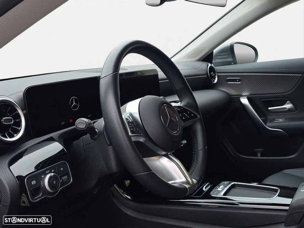 Mercedes-Benz CLA 180 - 11