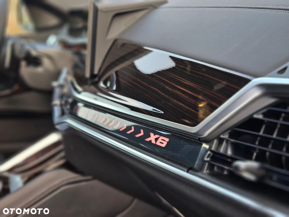 BMW X6 - 24