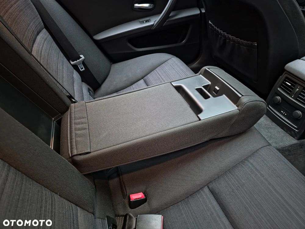 BMW Seria 5 525d Edition Sport - 18