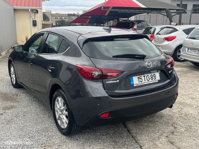 Mazda 3 1.5 Sky-D Evolve HS Navi - 4