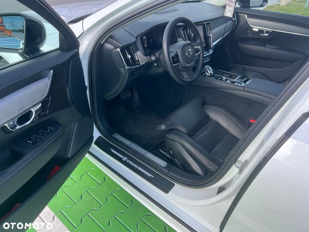 Volvo V90 T8 AWD Plug-In Hybrid Ultimate Dark - 24