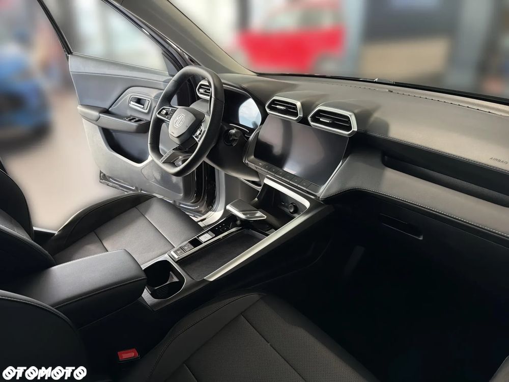 MG ZS Hybrid+ - 15