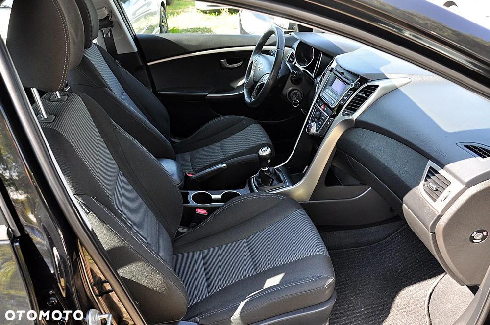 Hyundai i30 1.6 GDI Premium - 24