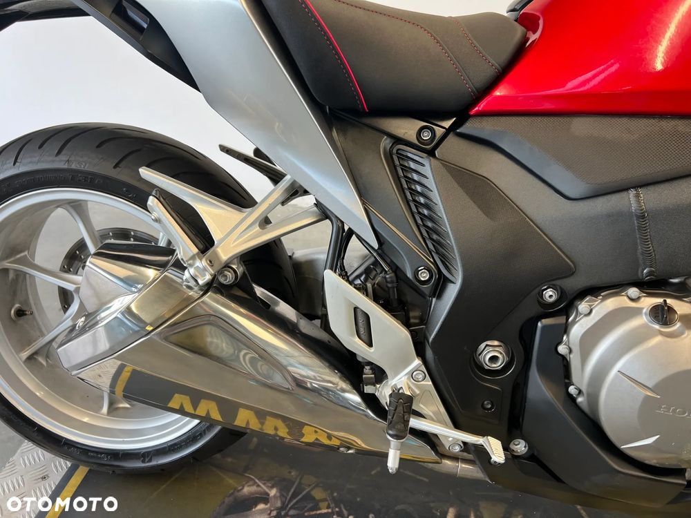 Honda VFR - 30