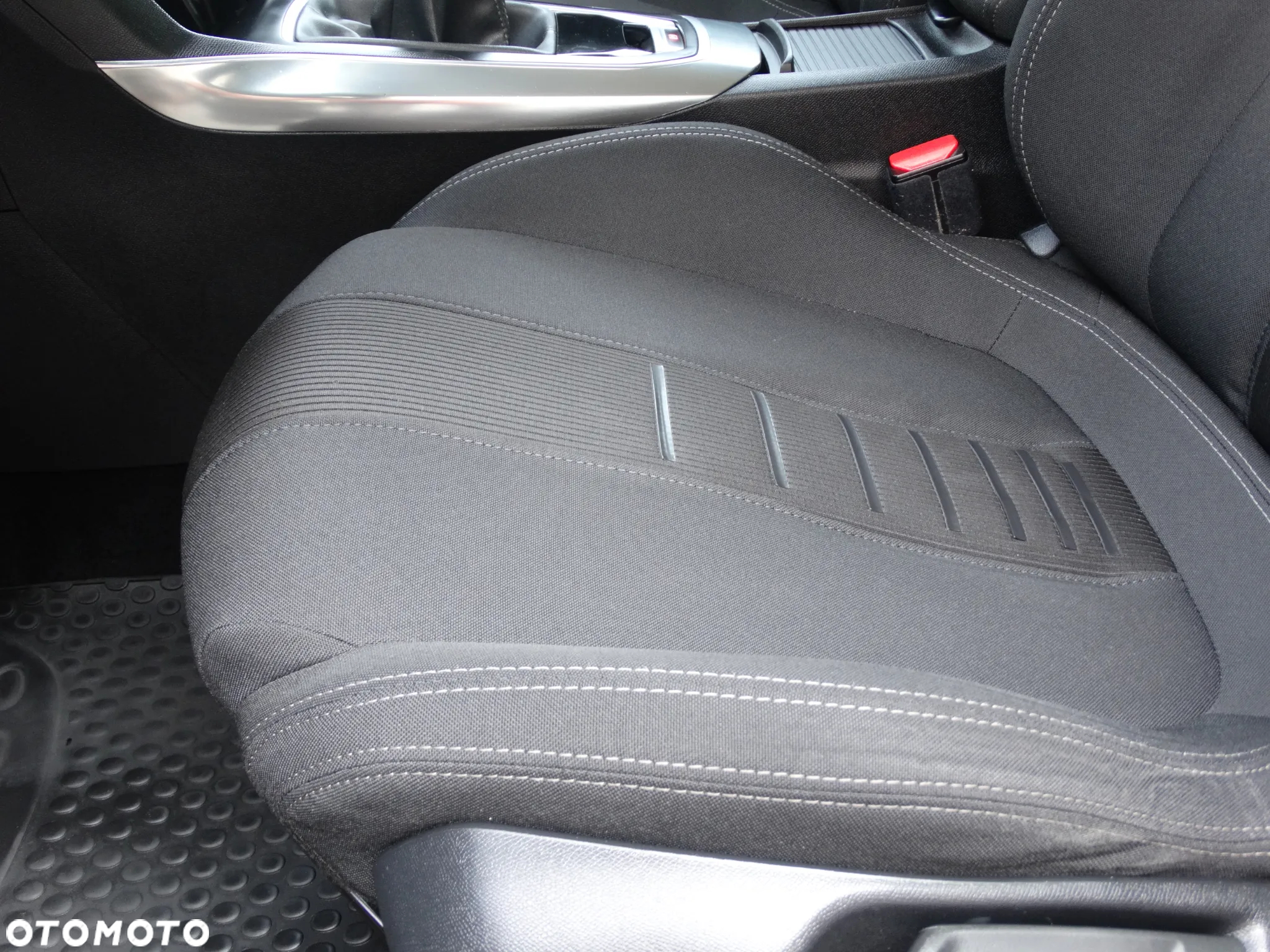 Peugeot 308 1.6 BlueHDi Allure S&S - 18