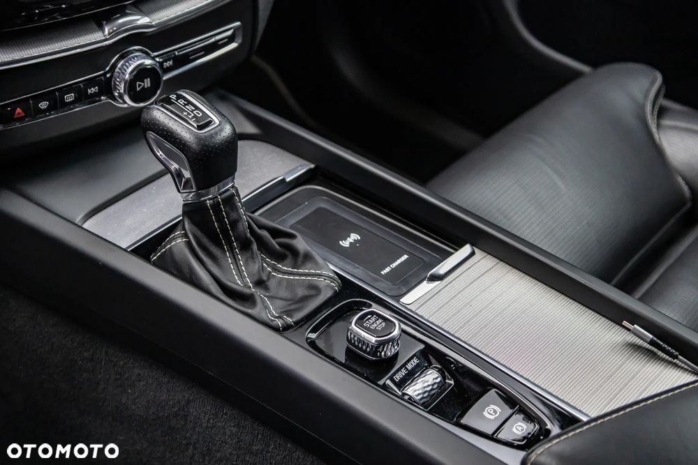 Volvo XC 60 B5 D AWD Geartronic Inscription - 21