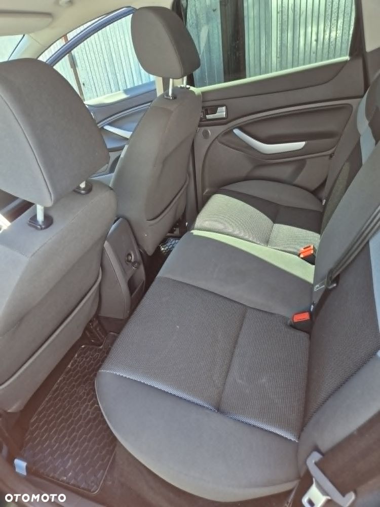 Ford Kuga 2.0 TDCi 2x4 Champions Edition - 4