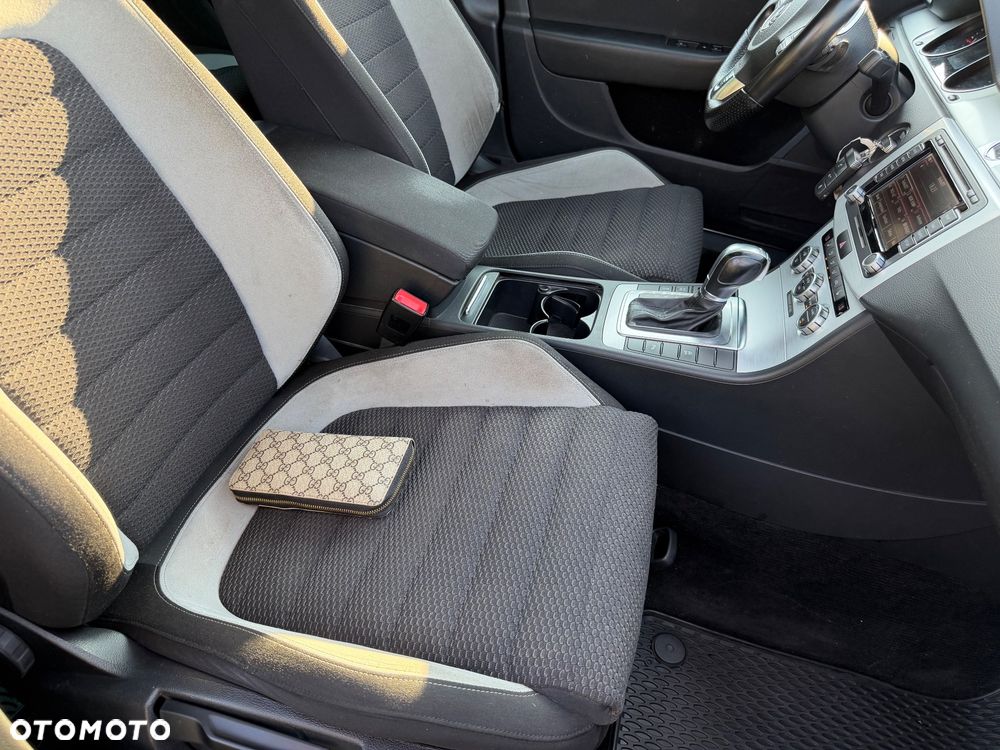 Volkswagen Passat 2.0 TDI DSG BlueMotion Technology Highline - 23