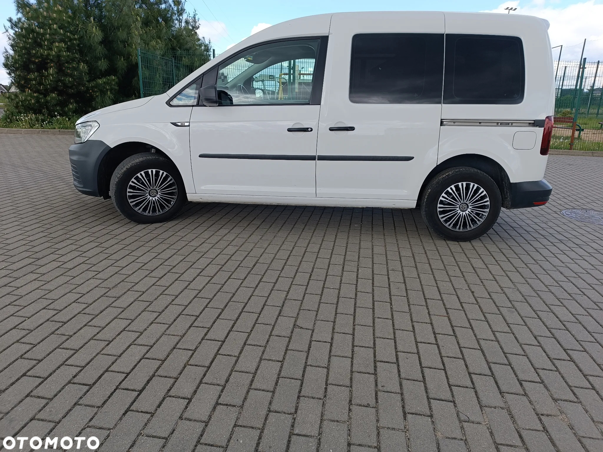 Volkswagen Caddy 2.0 TDI Comfortline - 4