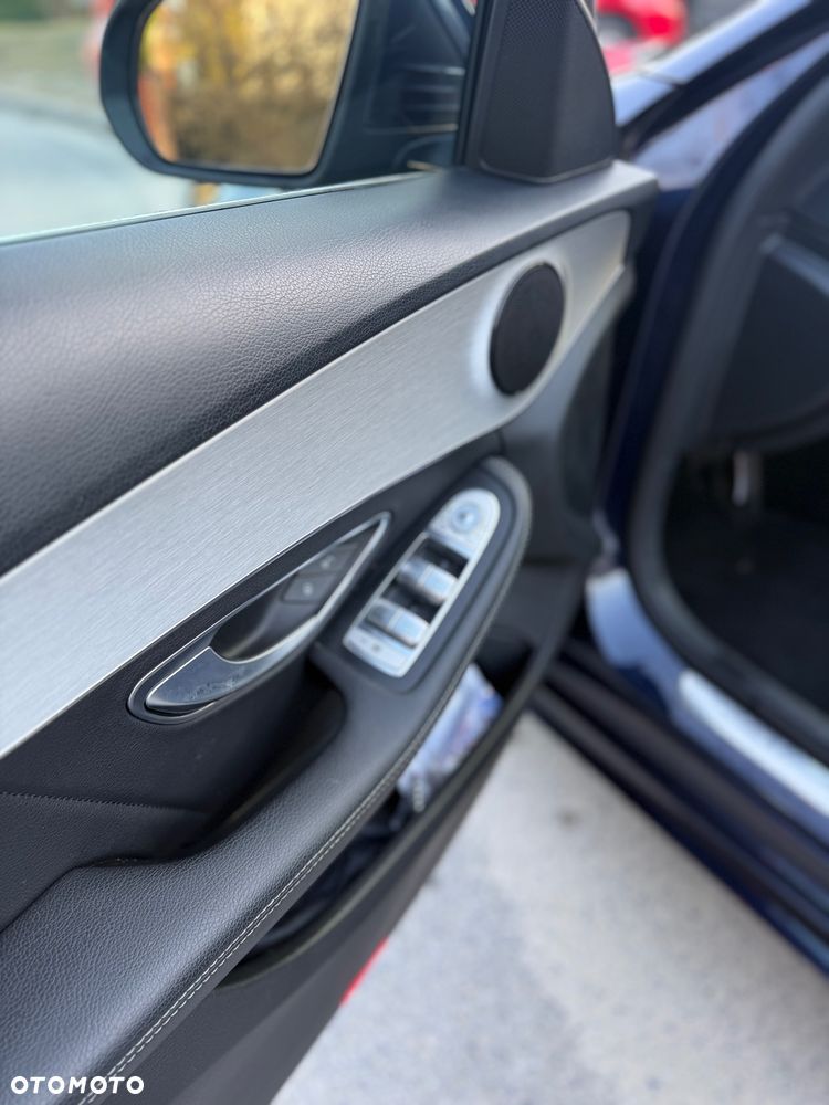 Mercedes-Benz Klasa C 220 d 4-Matic 9G-TRONIC - 27