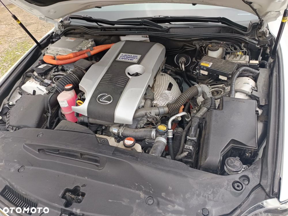 Lexus IS 300h Elite - 16