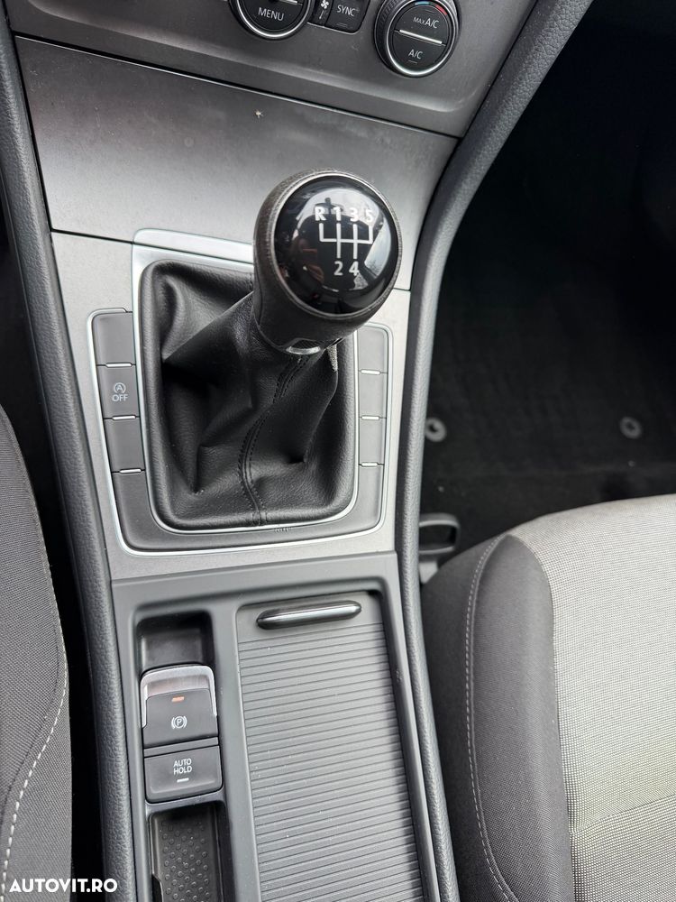 Volkswagen Golf 1.6 TDI BMT Comfortline - 3