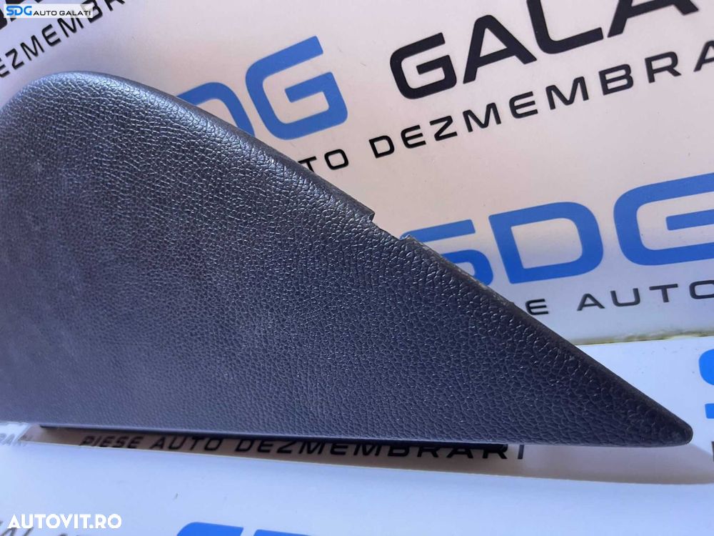 Ornament Capac Plastic Stanga Sofer Bord Volkswagen Golf 5 2004 - 2008 Cod 1K0858247D - 2
