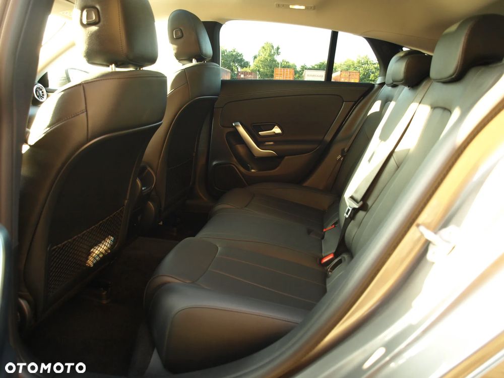 Mercedes-Benz CLA 220 d 8G-DCT - 27