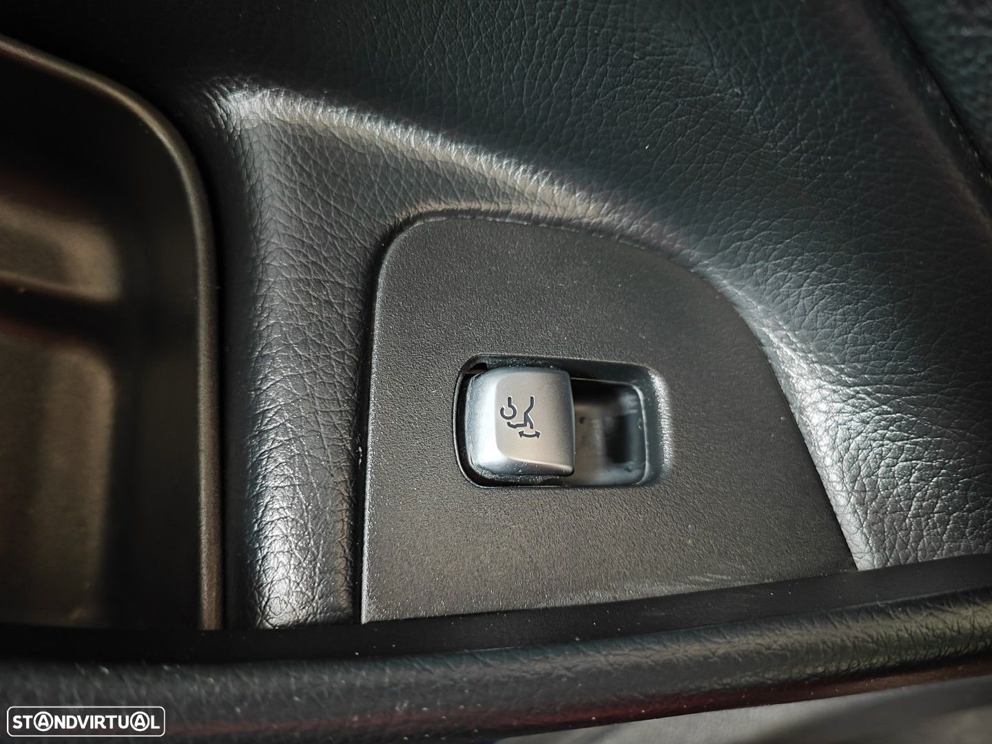 Mercedes-Benz E 200 d Avantgarde - 23