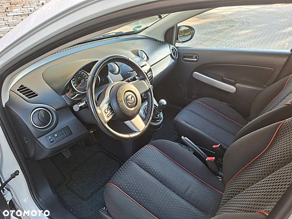 Mazda 2 1.3 Exclusive - 27