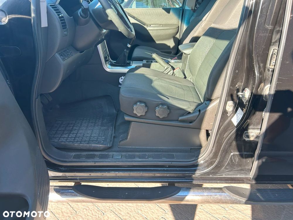 Nissan Pathfinder 2.5 D XE - 7
