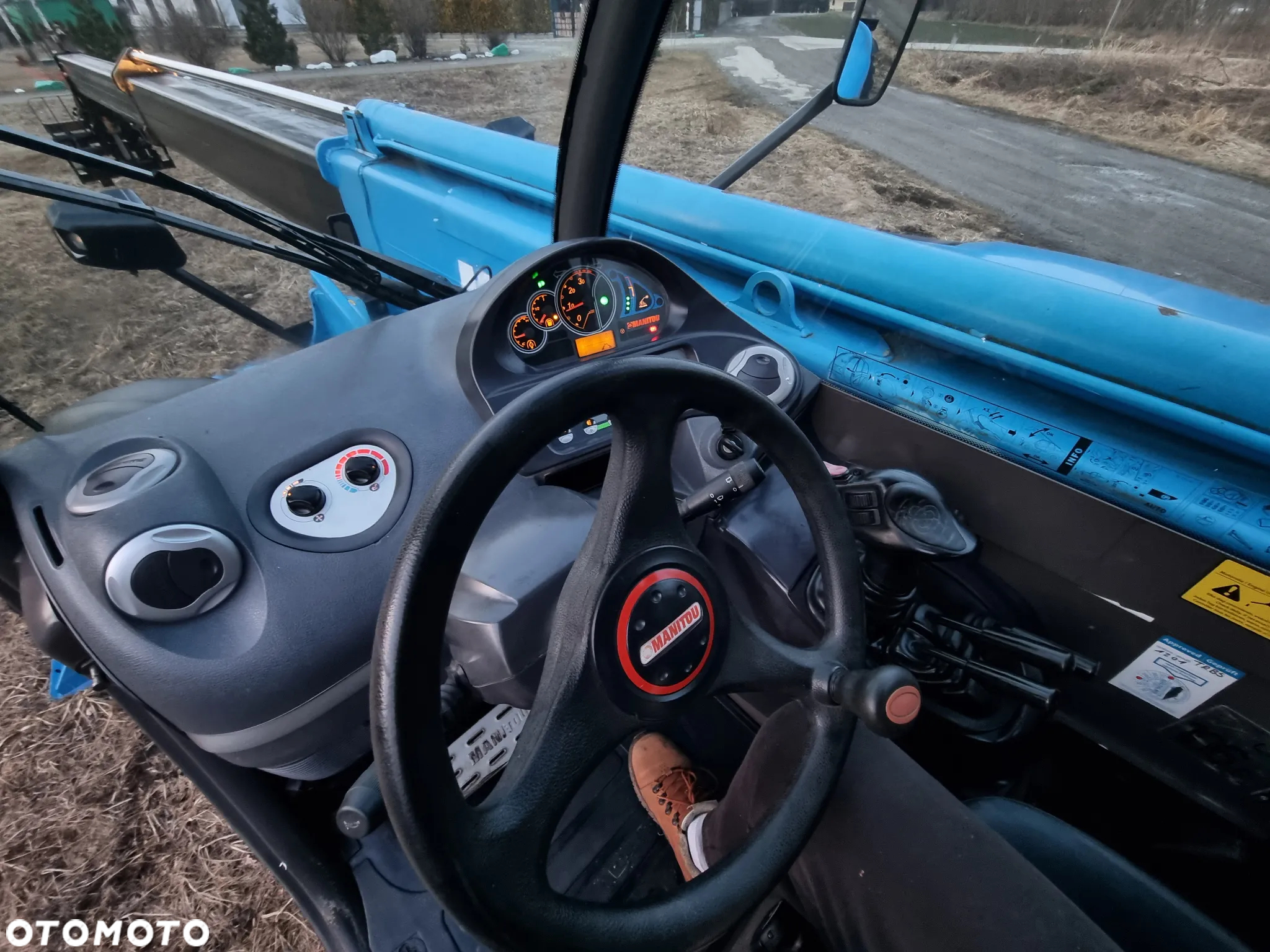 Manitou Ładowarka teleskopowa MT1440 JakNowa 2016r z Norwegii niski przebieg 3121 mtg Oryginał 14 metrów PERKINS SILNIK - 30