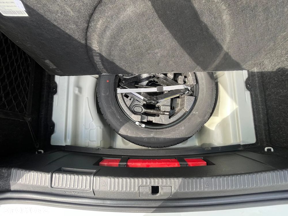 Skoda Superb 2.0 TDI L&K DSG - 23