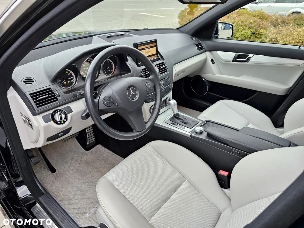 Mercedes-Benz Klasa C 280 7G-TRONIC Avantgarde Sport Edition + - 22