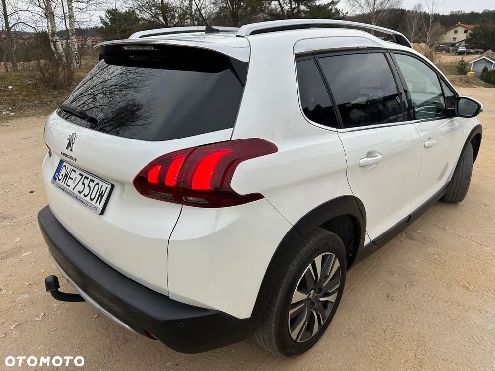 Peugeot 2008 PureTech 110 GPF EAT6 Black Edition - 4