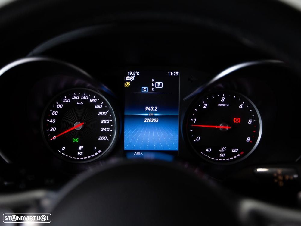 Mercedes-Benz GLC 300 d 4Matic 9G-TRONIC AMG Line - 27
