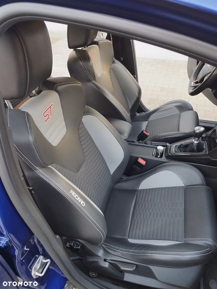 Ford Focus 2.0 TDCi ST - 24