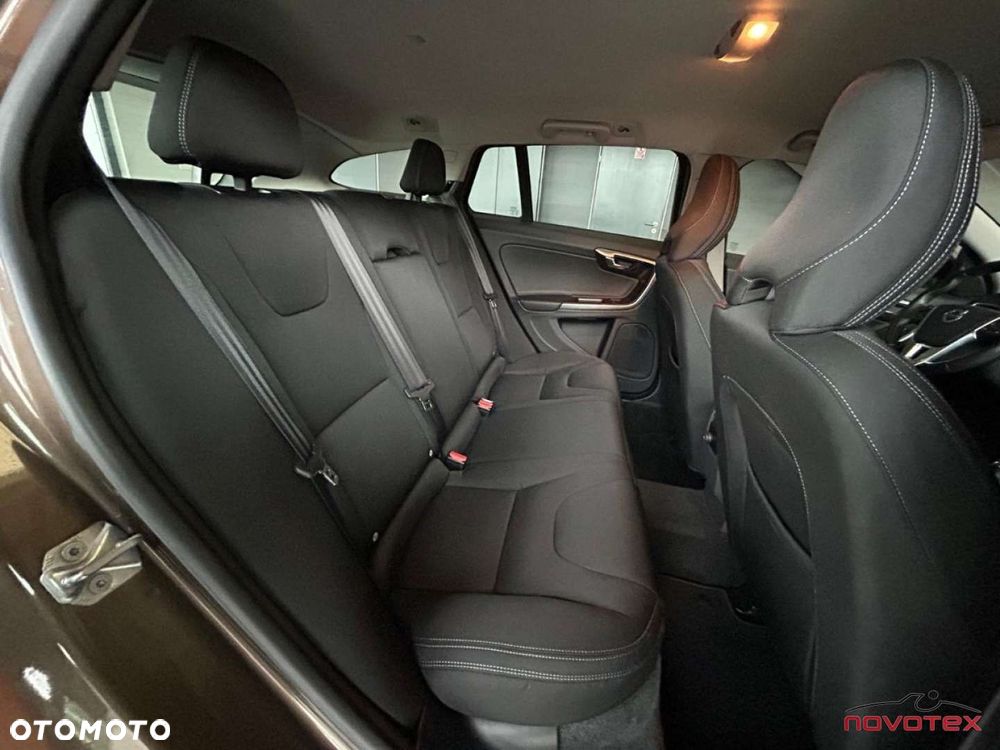Volvo V60 Cross Country - 21