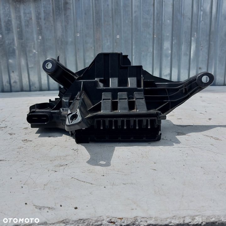 SKRZYNKA BEZPIECZNIKOW KLEMA PLUSOWA MERCEDES E W213 ORYGINAL DEMONTAZ 2135400350 - 5