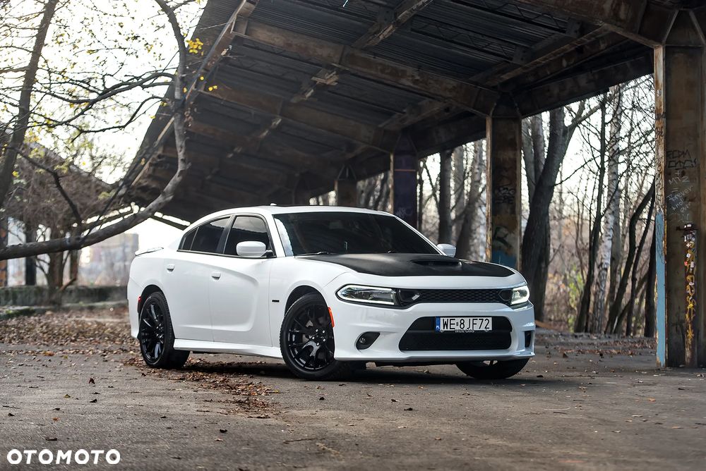 Dodge Charger 5.7 R/T - 16