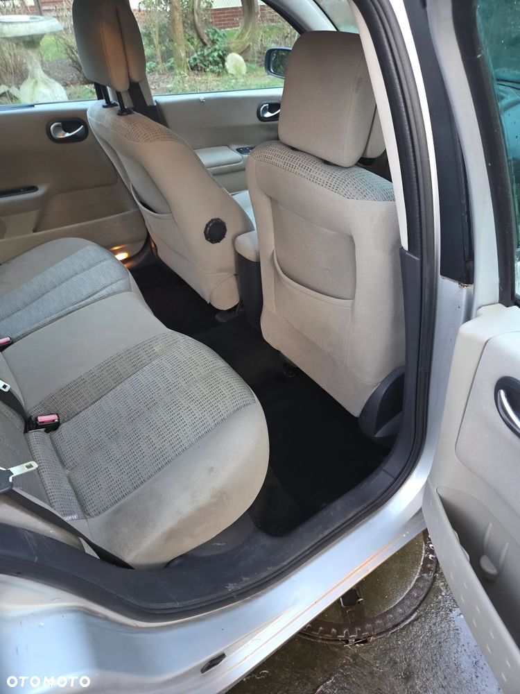 Renault Megane 1.5 dCi Expression - 6