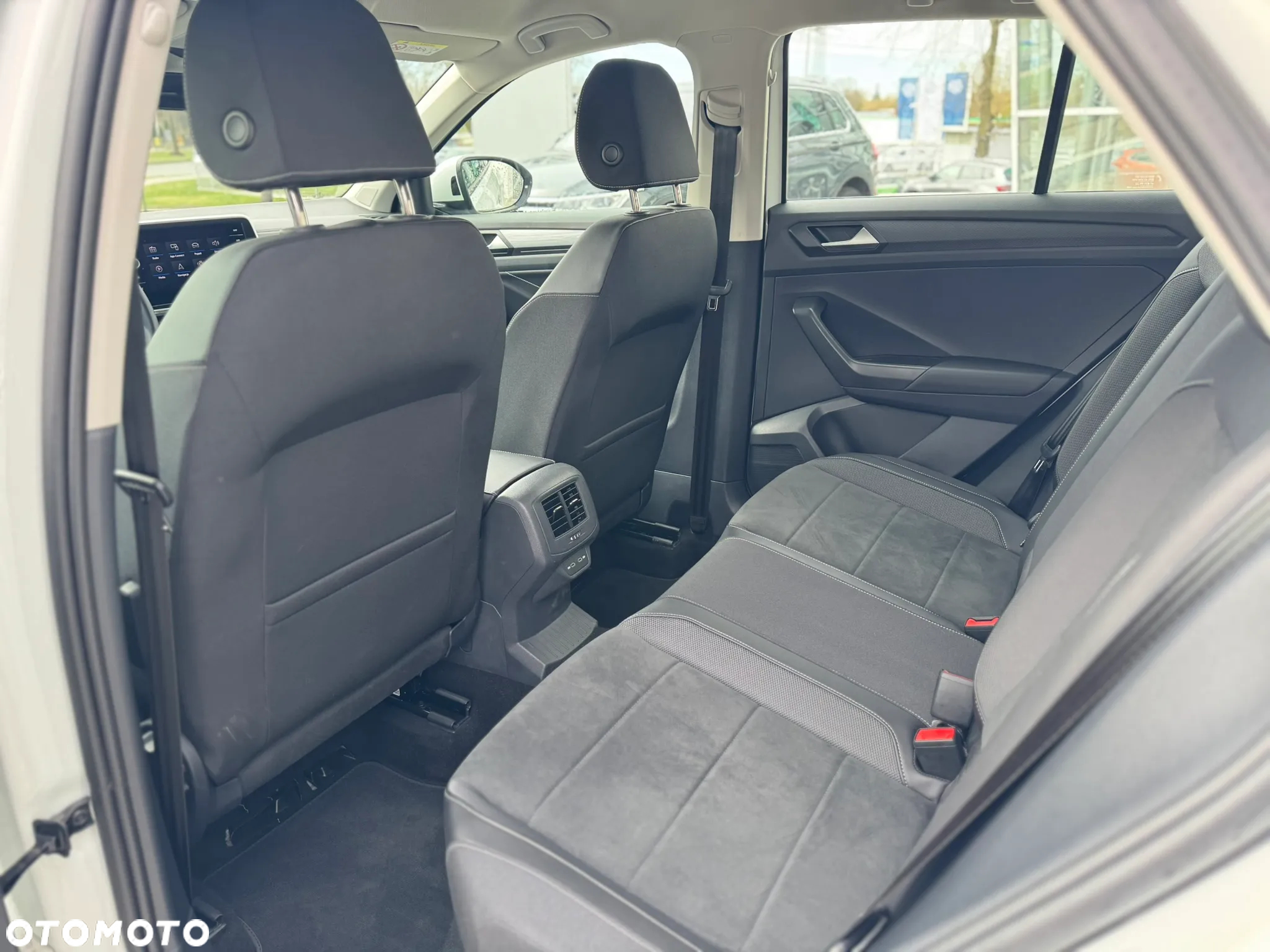 Volkswagen T-Roc 1.5 TSI Style DSG - 21