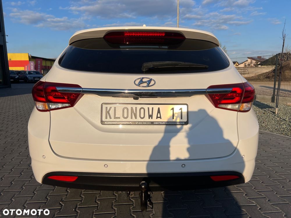 Hyundai i40 Kombi 1.7 CRDi DCT Premium - 11