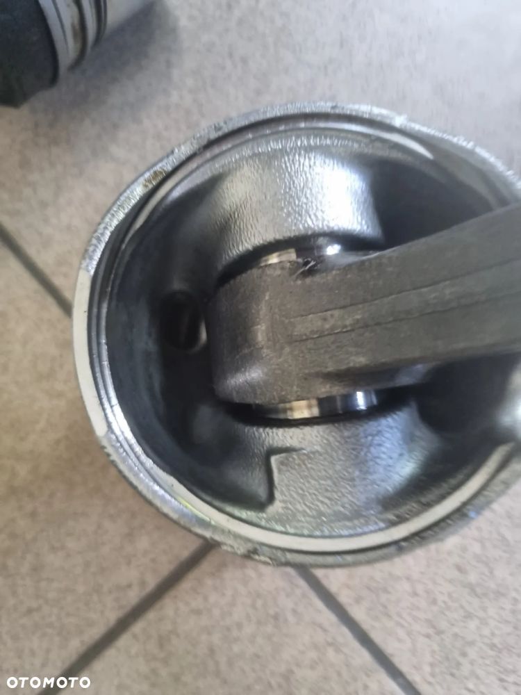 TŁOK KORBOWÓD TRAFIC VIVARO MASTER MOVANO 2.5 DCI G9U 06-14r. EURO 4 - 5