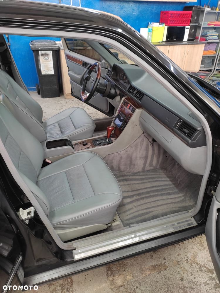 Mercedes-Benz Klasa E 420 - 25