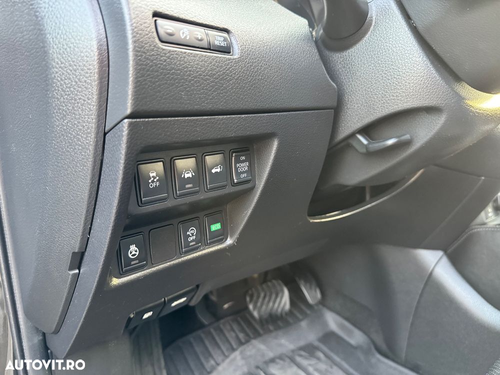 Nissan X-Trail 2.0 dCi ALL-MODE 4x4i Xtronic Acenta - 17
