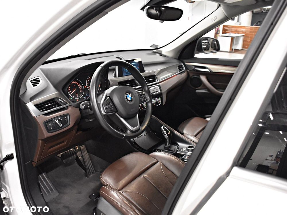 BMW X1 sDrive18i GPF xLine - 10