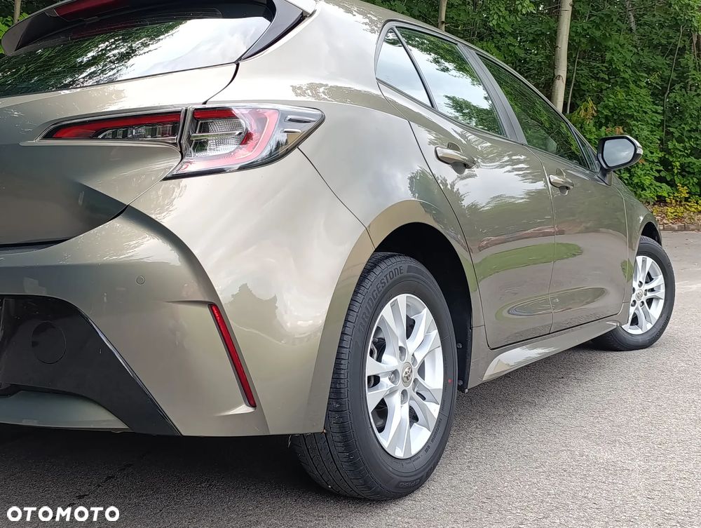 Toyota Corolla - 24